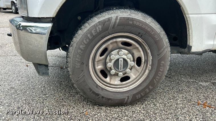 image for item ET6571 2019 Ford F250 Super Duty Crew Cab pickup truck