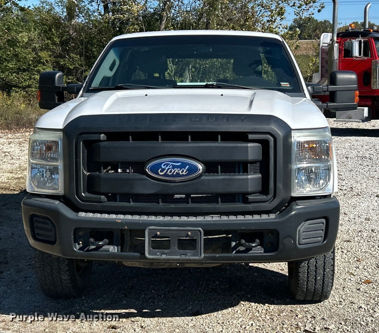 image for item ET6594 2012 Ford F250 Super Duty XL SuperCab utility bed pickup truck