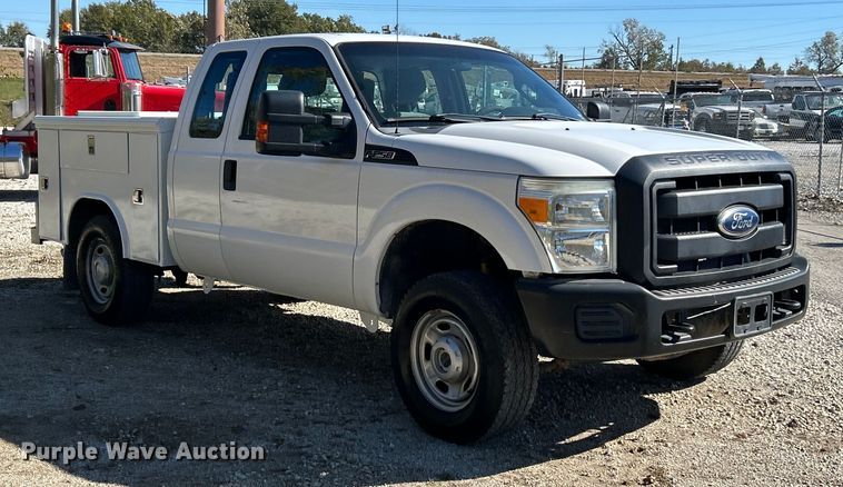 image for item ET6594 2012 Ford F250 Super Duty XL SuperCab utility bed pickup truck