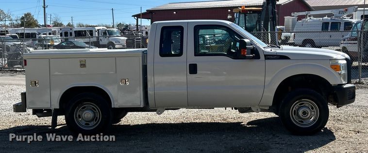 image for item ET6594 2012 Ford F250 Super Duty XL SuperCab utility bed pickup truck