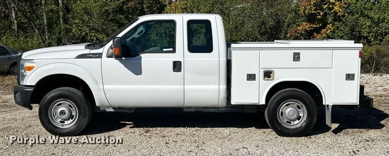 image for item ET6594 2012 Ford F250 Super Duty XL SuperCab utility bed pickup truck