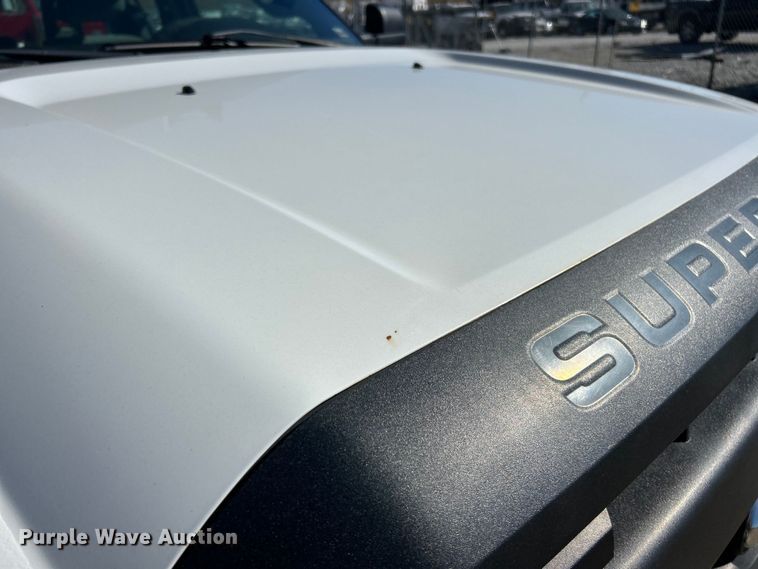 image for item ET6594 2012 Ford F250 Super Duty XL SuperCab utility bed pickup truck