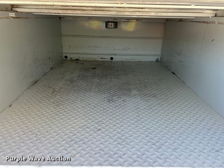 image for item ET6594 2012 Ford F250 Super Duty XL SuperCab utility bed pickup truck