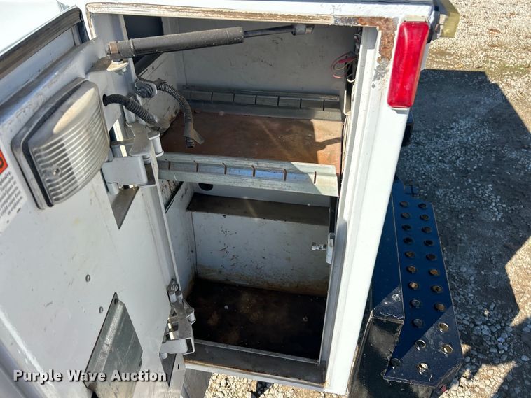 image for item ET6594 2012 Ford F250 Super Duty XL SuperCab utility bed pickup truck