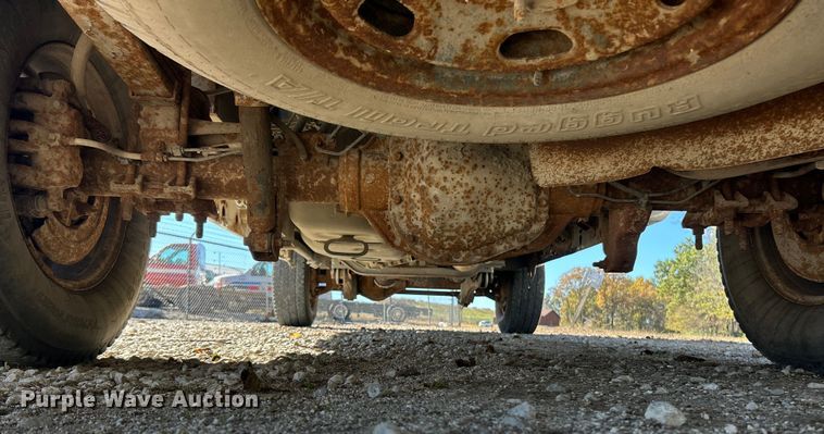 image for item ET6594 2012 Ford F250 Super Duty XL SuperCab utility bed pickup truck