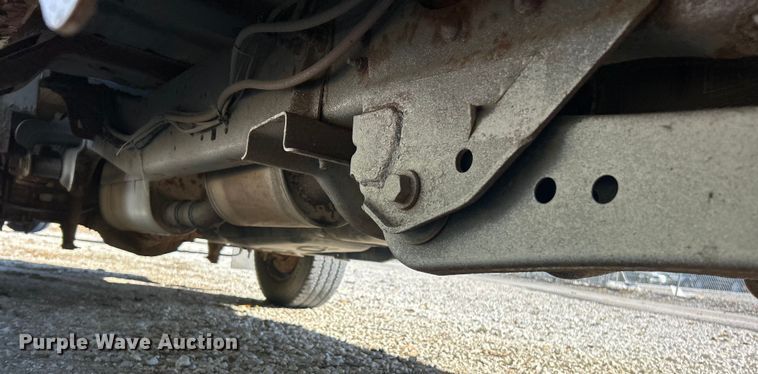 image for item ET6594 2012 Ford F250 Super Duty XL SuperCab utility bed pickup truck