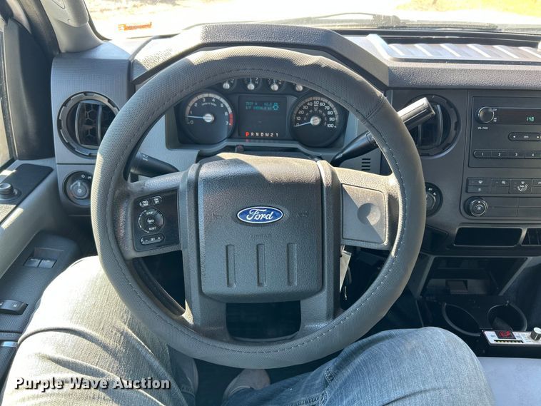 image for item ET6594 2012 Ford F250 Super Duty XL SuperCab utility bed pickup truck