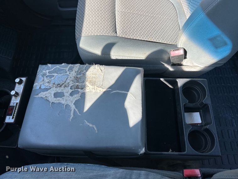 image for item ET6594 2012 Ford F250 Super Duty XL SuperCab utility bed pickup truck