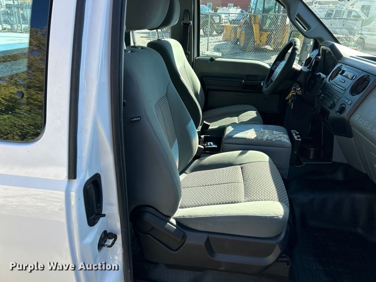 image for item ET6594 2012 Ford F250 Super Duty XL SuperCab utility bed pickup truck