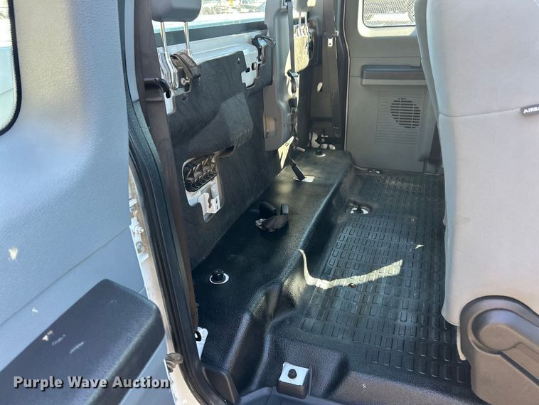 image for item ET6594 2012 Ford F250 Super Duty XL SuperCab utility bed pickup truck