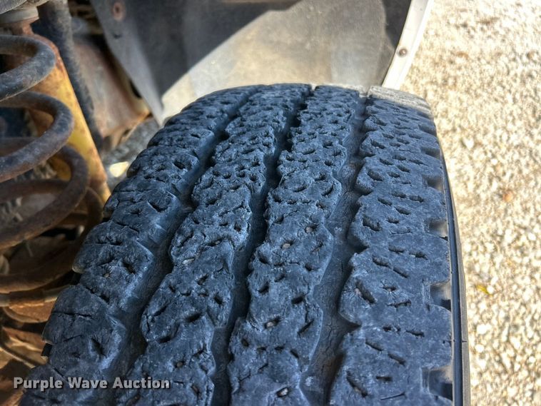 image for item ET6594 2012 Ford F250 Super Duty XL SuperCab utility bed pickup truck