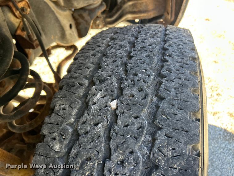 image for item ET6594 2012 Ford F250 Super Duty XL SuperCab utility bed pickup truck