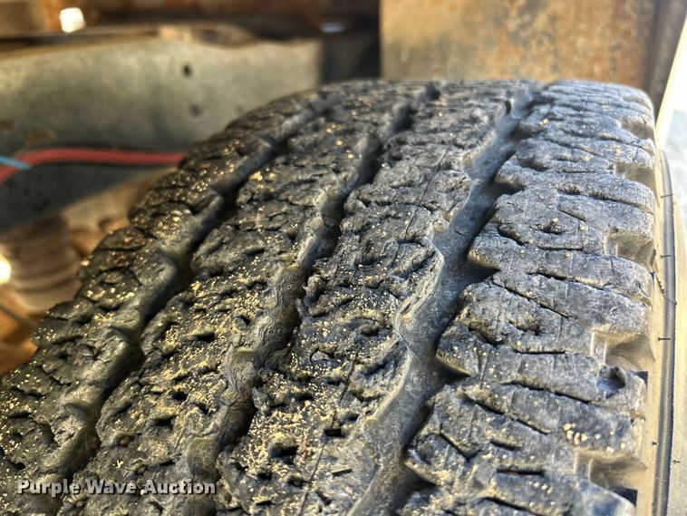 image for item ET6594 2012 Ford F250 Super Duty XL SuperCab utility bed pickup truck