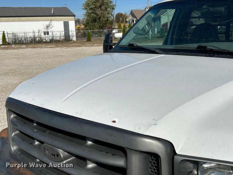 image for item ET6632 2001 Ford F450 Super Duty flatbed truck