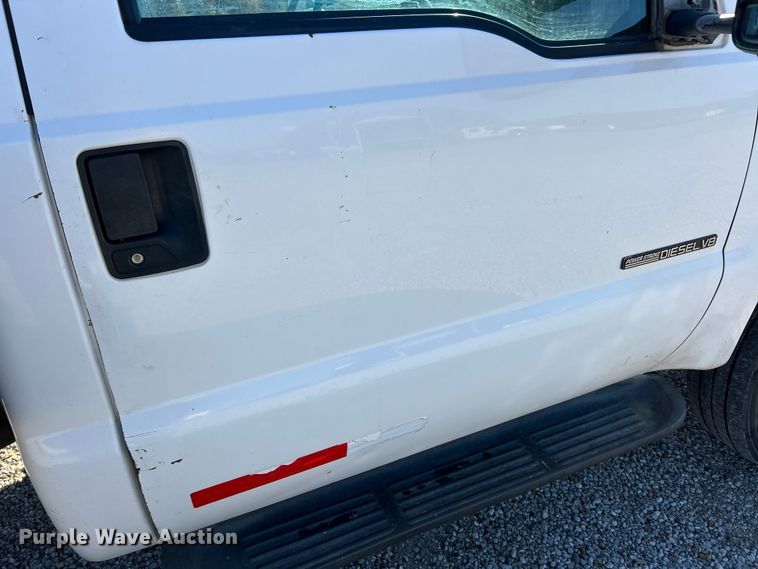 image for item ET6632 2001 Ford F450 Super Duty flatbed truck