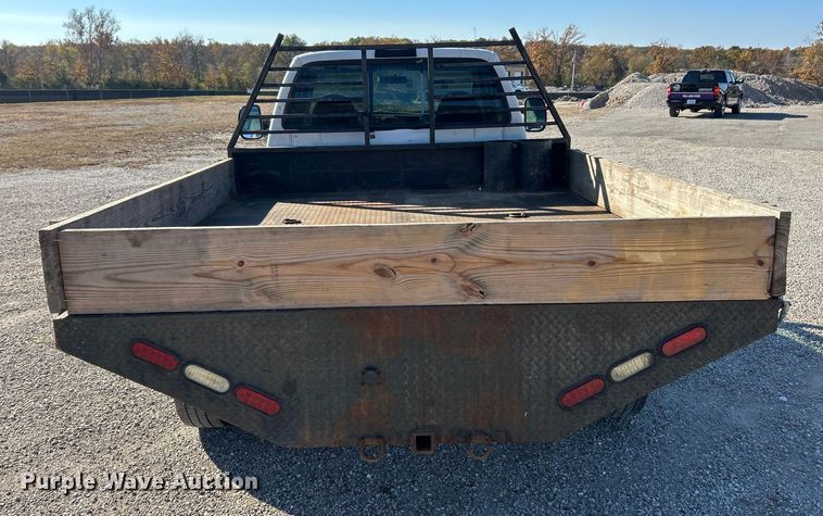 image for item ET6632 2001 Ford F450 Super Duty flatbed truck