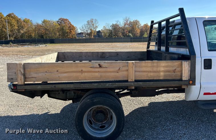 image for item ET6632 2001 Ford F450 Super Duty flatbed truck