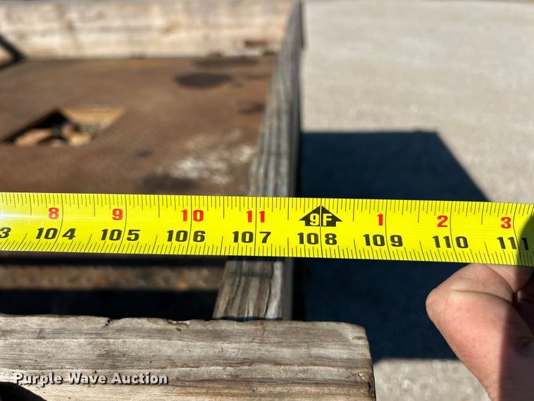 image for item ET6632 2001 Ford F450 Super Duty flatbed truck