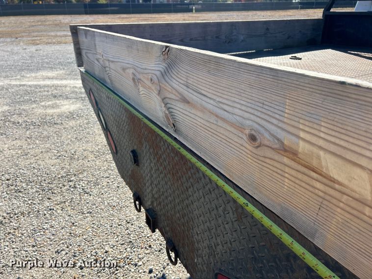 image for item ET6632 2001 Ford F450 Super Duty flatbed truck