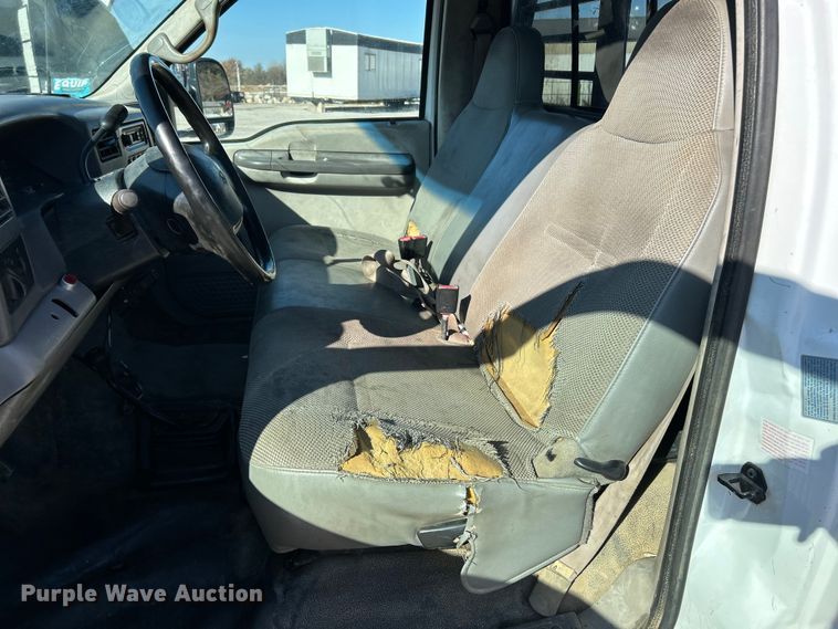 image for item ET6632 2001 Ford F450 Super Duty flatbed truck