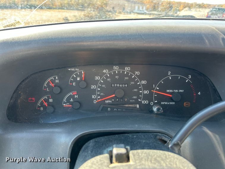 image for item ET6632 2001 Ford F450 Super Duty flatbed truck