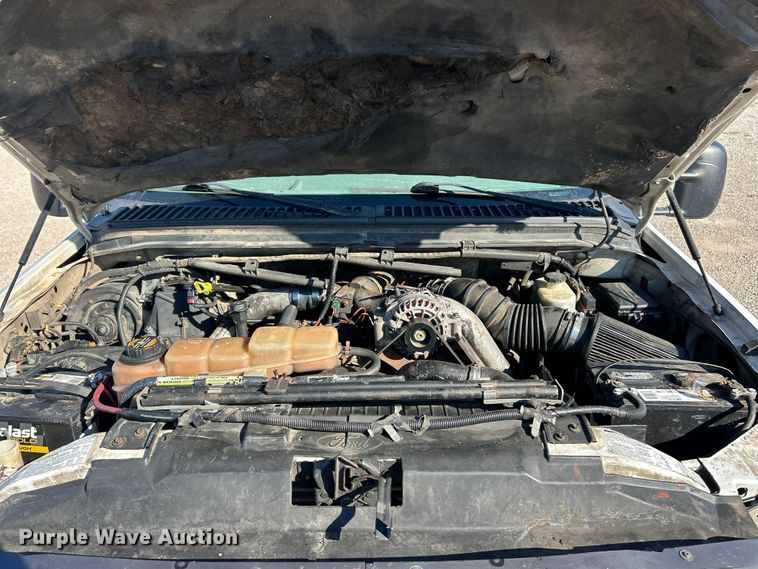 image for item ET6632 2001 Ford F450 Super Duty flatbed truck