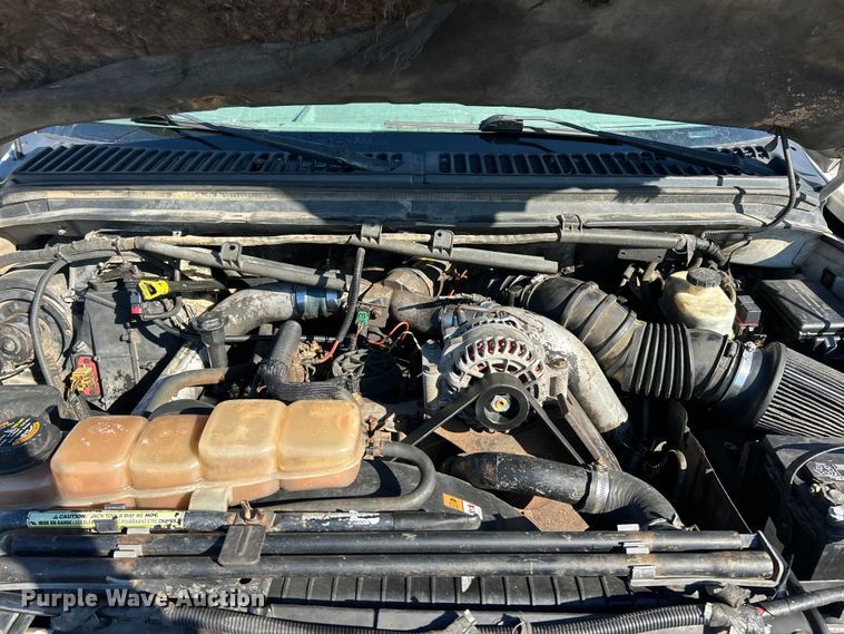 image for item ET6632 2001 Ford F450 Super Duty flatbed truck