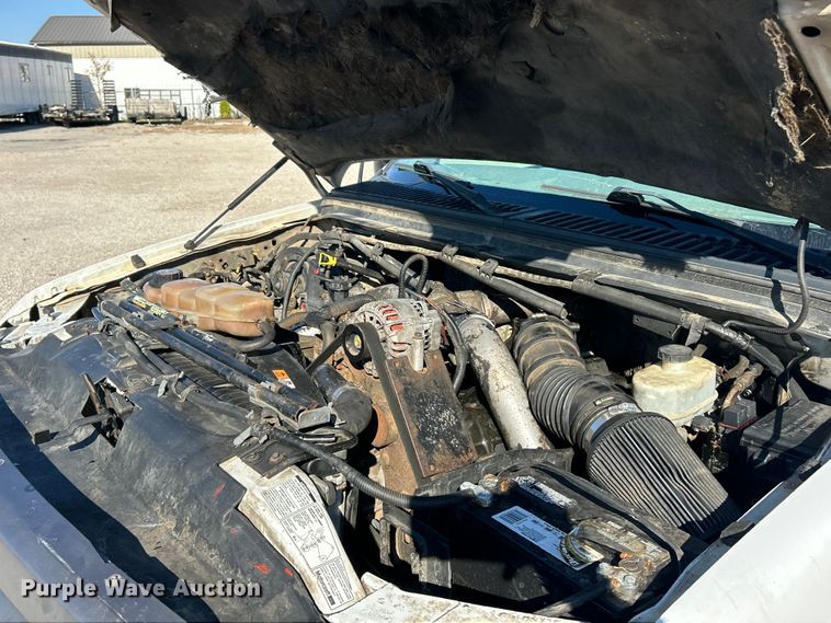 image for item ET6632 2001 Ford F450 Super Duty flatbed truck