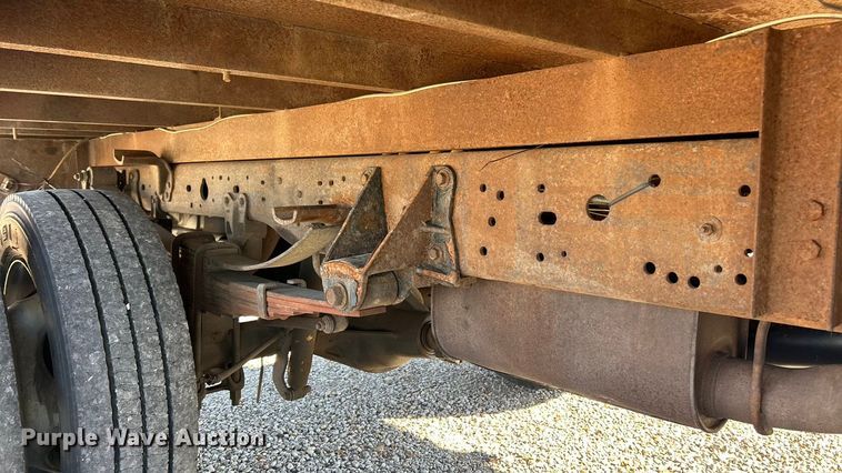 image for item ET6632 2001 Ford F450 Super Duty flatbed truck