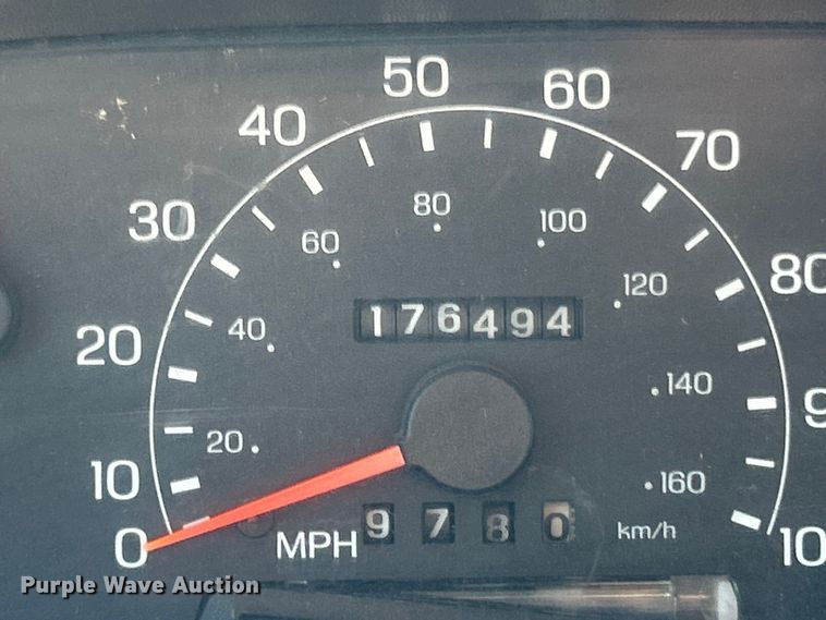 image for item ET6632 2001 Ford F450 Super Duty flatbed truck