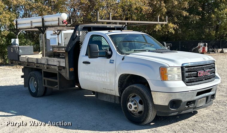 image for item ET6634 2013 GMC Sierra 3500HD flatbed pickup truck