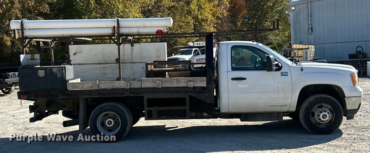 image for item ET6634 2013 GMC Sierra 3500HD flatbed pickup truck