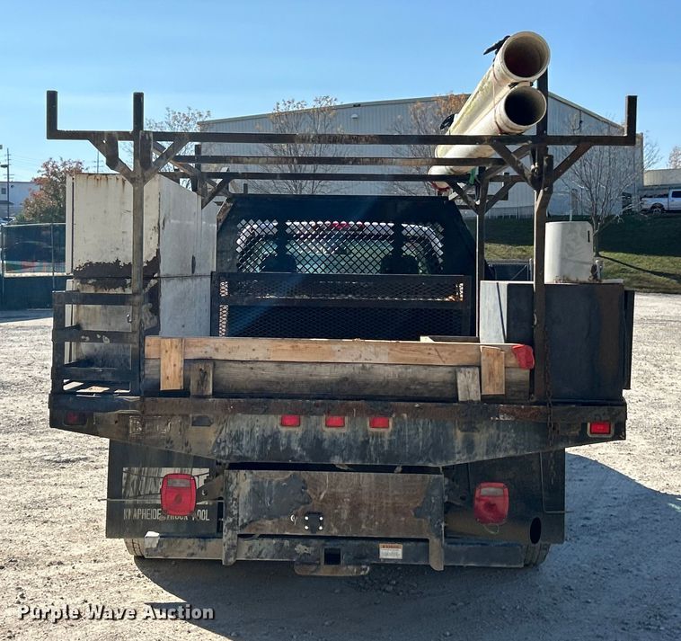 image for item ET6634 2013 GMC Sierra 3500HD flatbed pickup truck