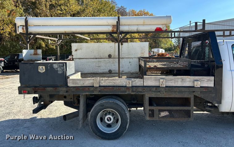 image for item ET6634 2013 GMC Sierra 3500HD flatbed pickup truck