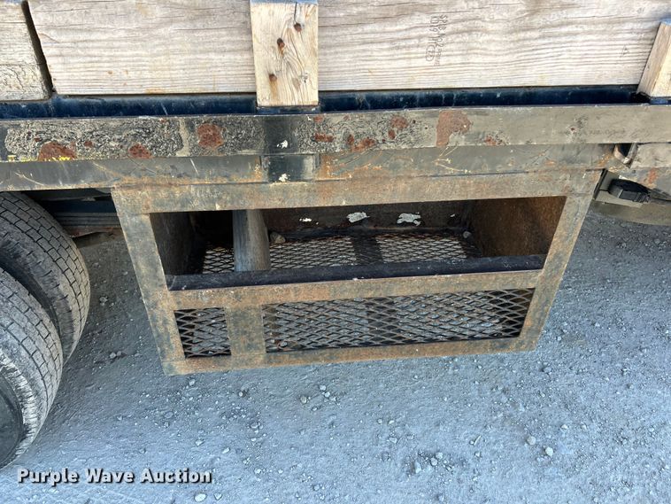 image for item ET6634 2013 GMC Sierra 3500HD flatbed pickup truck