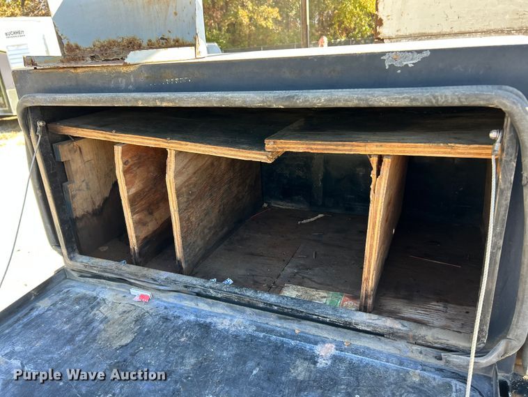 image for item ET6634 2013 GMC Sierra 3500HD flatbed pickup truck