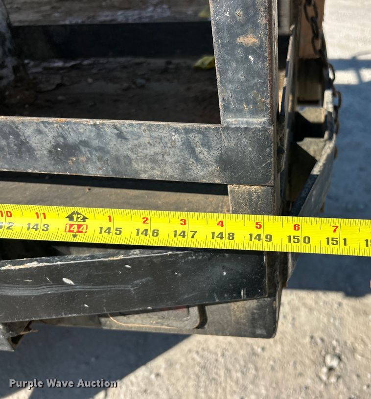 image for item ET6634 2013 GMC Sierra 3500HD flatbed pickup truck