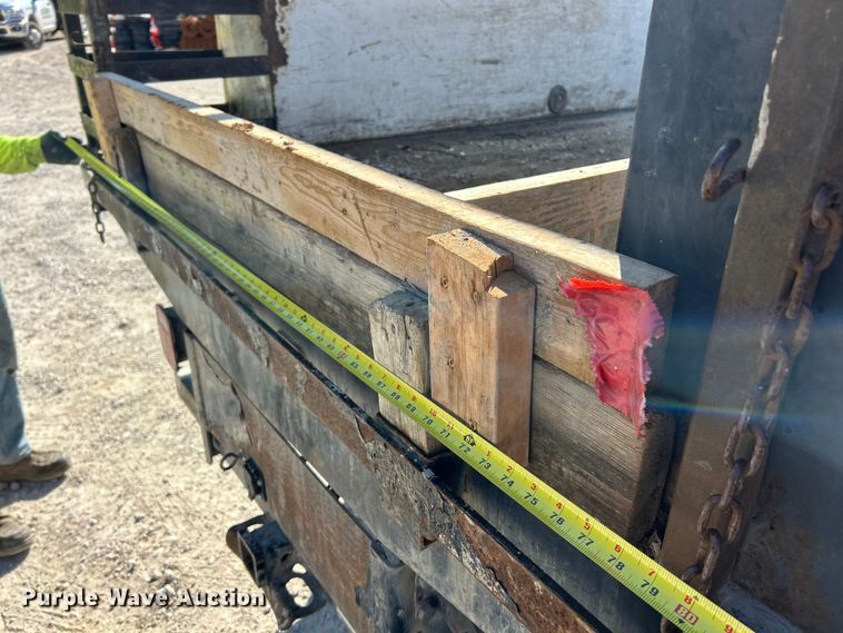 image for item ET6634 2013 GMC Sierra 3500HD flatbed pickup truck