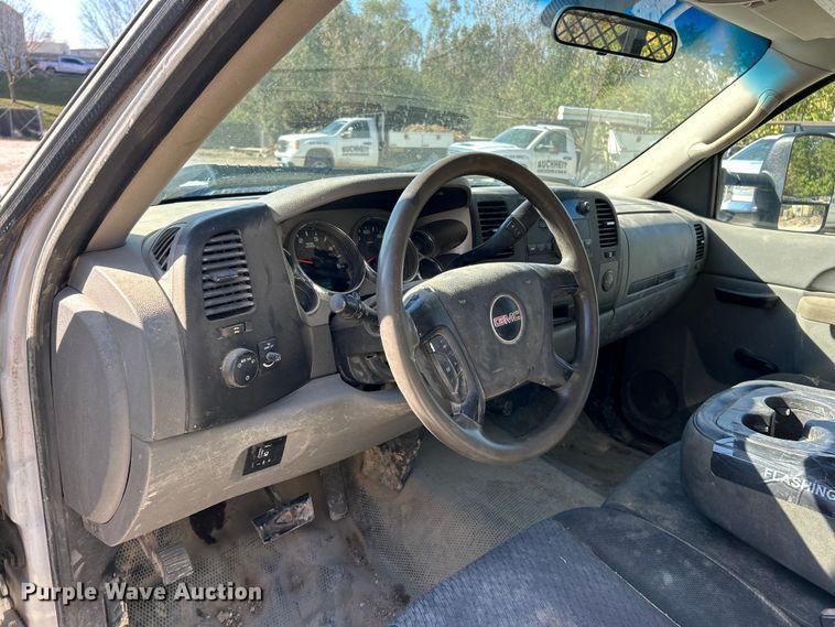 image for item ET6634 2013 GMC Sierra 3500HD flatbed pickup truck