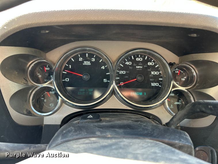 image for item ET6634 2013 GMC Sierra 3500HD flatbed pickup truck