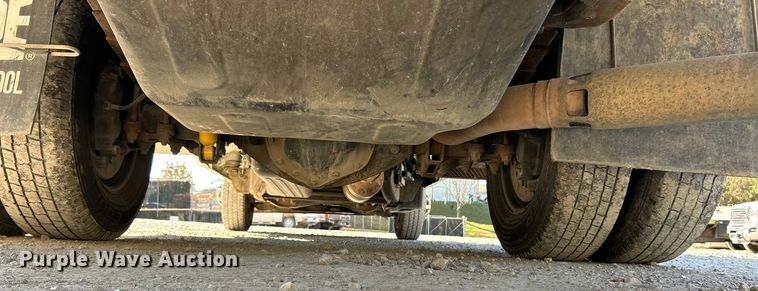 image for item ET6634 2013 GMC Sierra 3500HD flatbed pickup truck