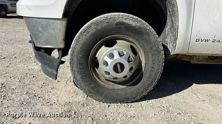 image for item ET6634 2013 GMC Sierra 3500HD flatbed pickup truck