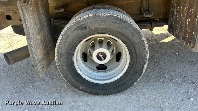 image for item ET6634 2013 GMC Sierra 3500HD flatbed pickup truck