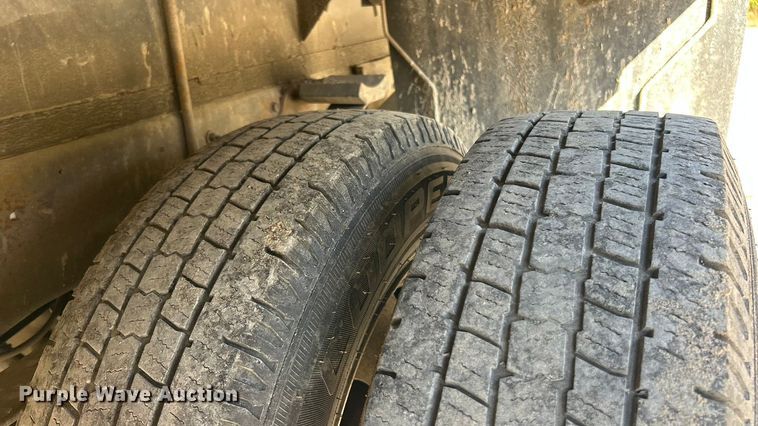 image for item ET6634 2013 GMC Sierra 3500HD flatbed pickup truck