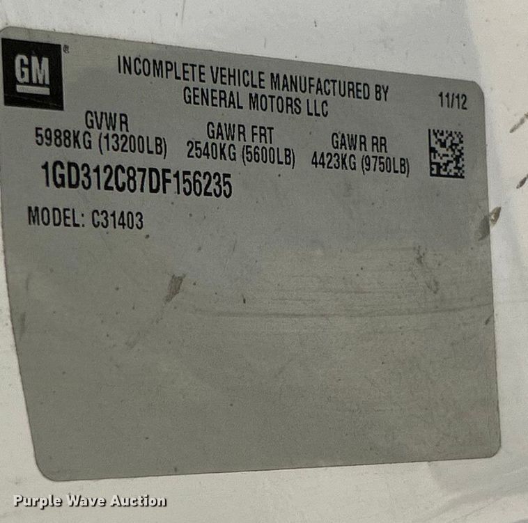 image for item ET6634 2013 GMC Sierra 3500HD flatbed pickup truck