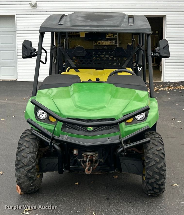 image for item ET6635 2012 John Deere XUV 550 utility vehicle