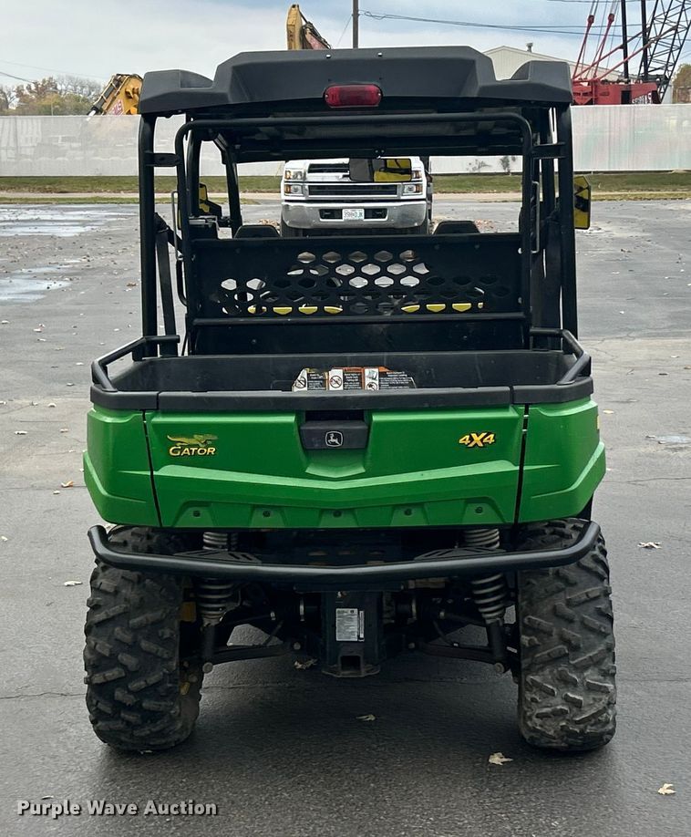 image for item ET6635 2012 John Deere XUV 550 utility vehicle