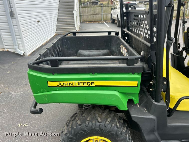 image for item ET6635 2012 John Deere XUV 550 utility vehicle