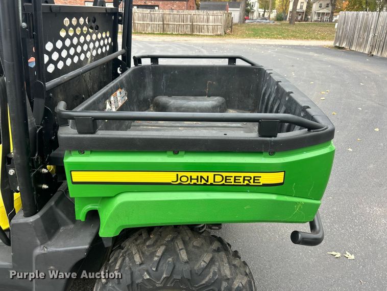 image for item ET6635 2012 John Deere XUV 550 utility vehicle