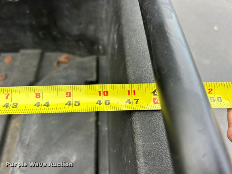 image for item ET6635 2012 John Deere XUV 550 utility vehicle